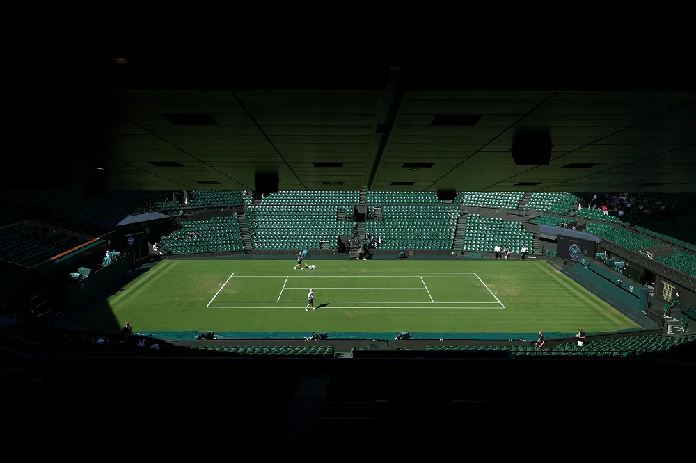 تحدي قوي بين إيغا وشفيونتيك في نهائي ويمبلدون المقبل