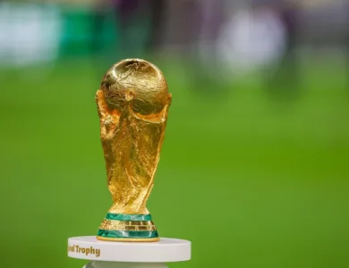 تشافي وإنييستا وكاسياس في لجنة تحضير مونديال 2030