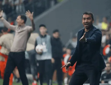 تعيين جيوفاني فان برونكهورست مساعدًا لأرنه سلوت في الجهاز الفني لليفربول