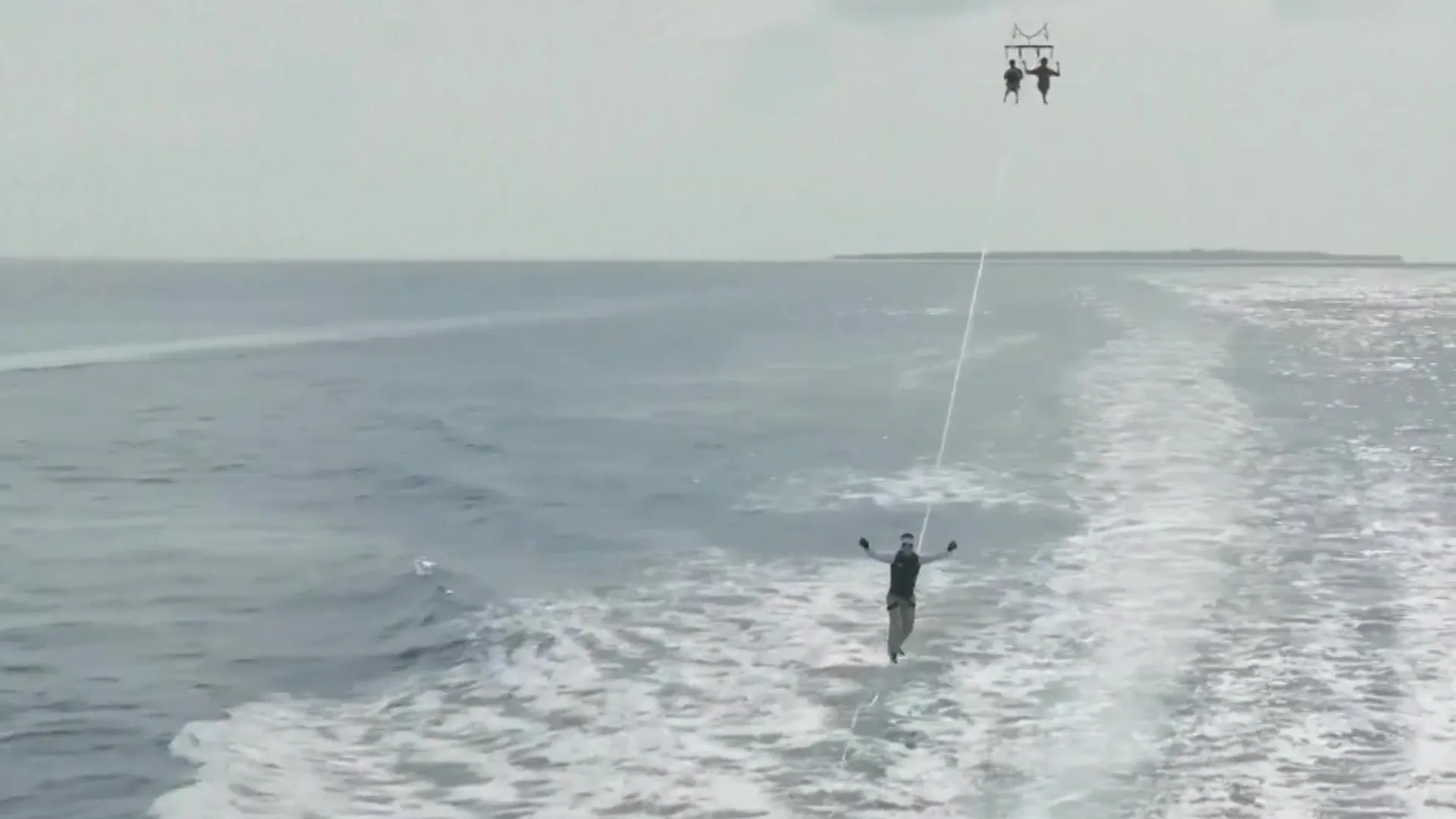 جرأة استثنائية من اللاعب الإستوني روس!