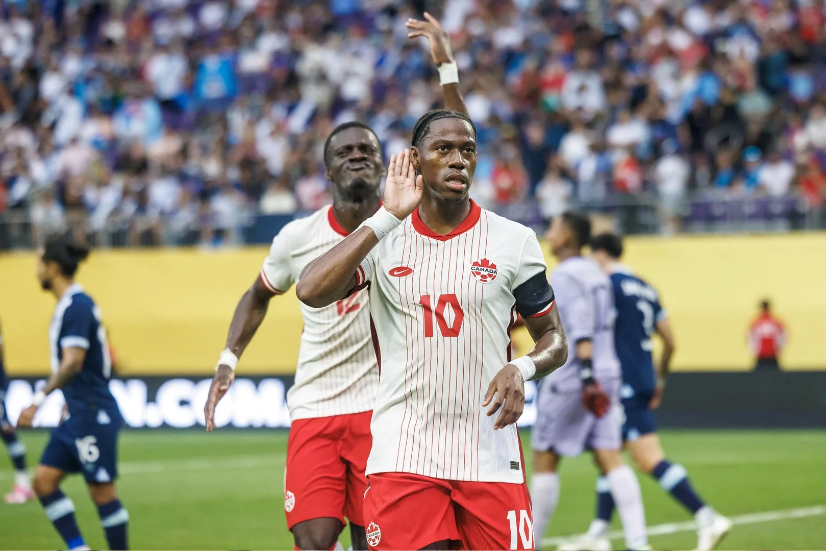 جوناثان دافيد مسرور بالانضمام لفريق يوفنتوس