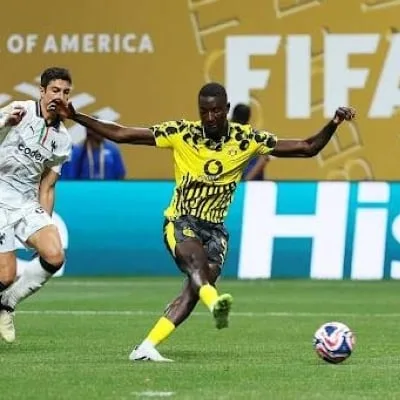 جيراسي يقود بوروسيا لدور الثمانية بعد فوز مثير على مونتيري