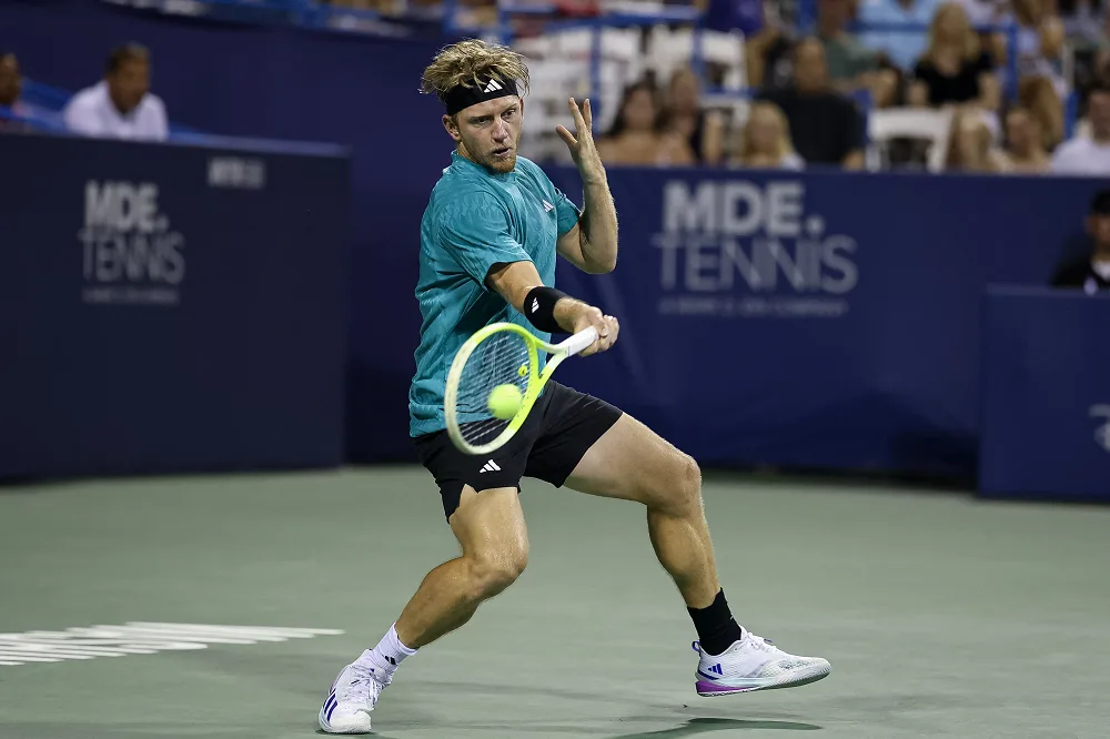 دافيدوفيتش يتأهل لنهائي واشنطن بمفاجأة كبرى