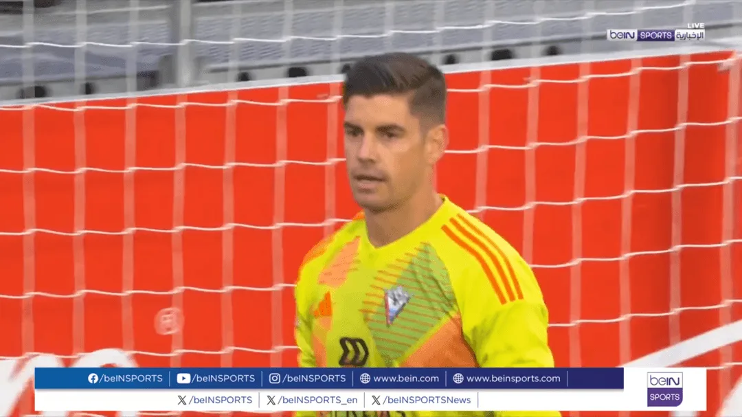 ديبورتيفو ألافيس يضم الحارس راؤول فيرنانديز حتى 2026