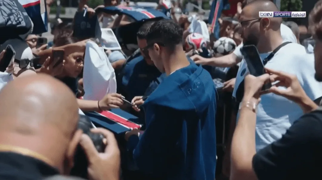 شعور بالاعتزاز يملأ عشاق باريس سان جيرمان