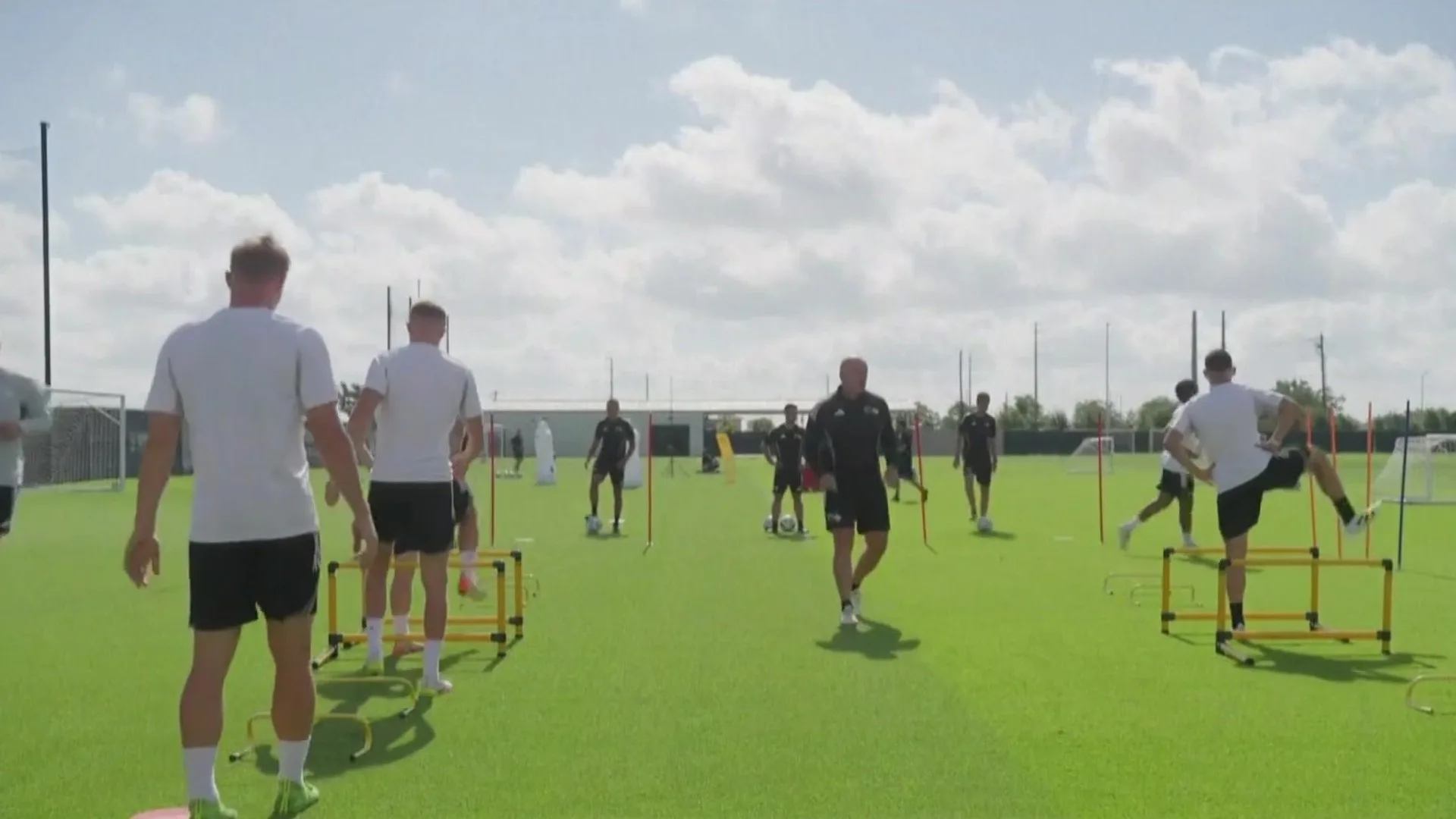 غياب ميسي عن تدريبات نجوم الدوري الأميركي مستمر