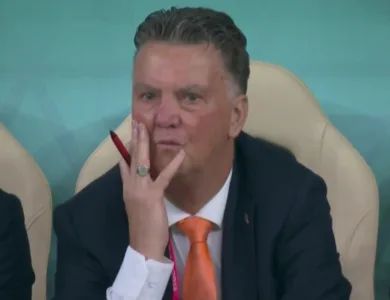 فان خال يتعافى بالكامل من مرض السرطان