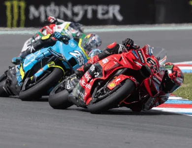 فرانشيسكو بانيايا يتصدر سباق التشيك الكبرى ٢٠٢٥