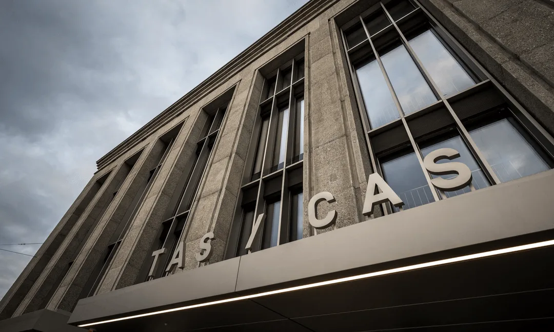 "كاس" تعقد جلسة سرية حول نادي كريستال بالاس