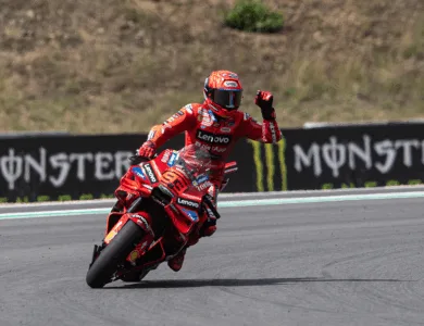 مارك ماركيز يتصدر سباق التشيك في الموتو جي بي