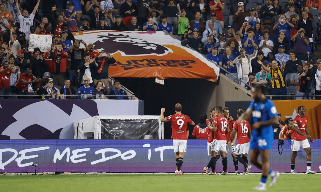 مانشستر يونايتد يتفوق على بورنموث برباعية ودية