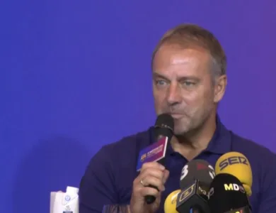 مدرب برشلونة يرد على شائعات رحيل أراوخو