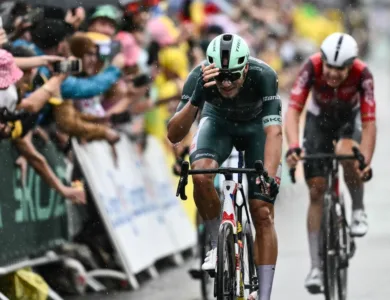 ميلان الإيطالي ينتصر في المرحلة 17 بطواف فرنسا