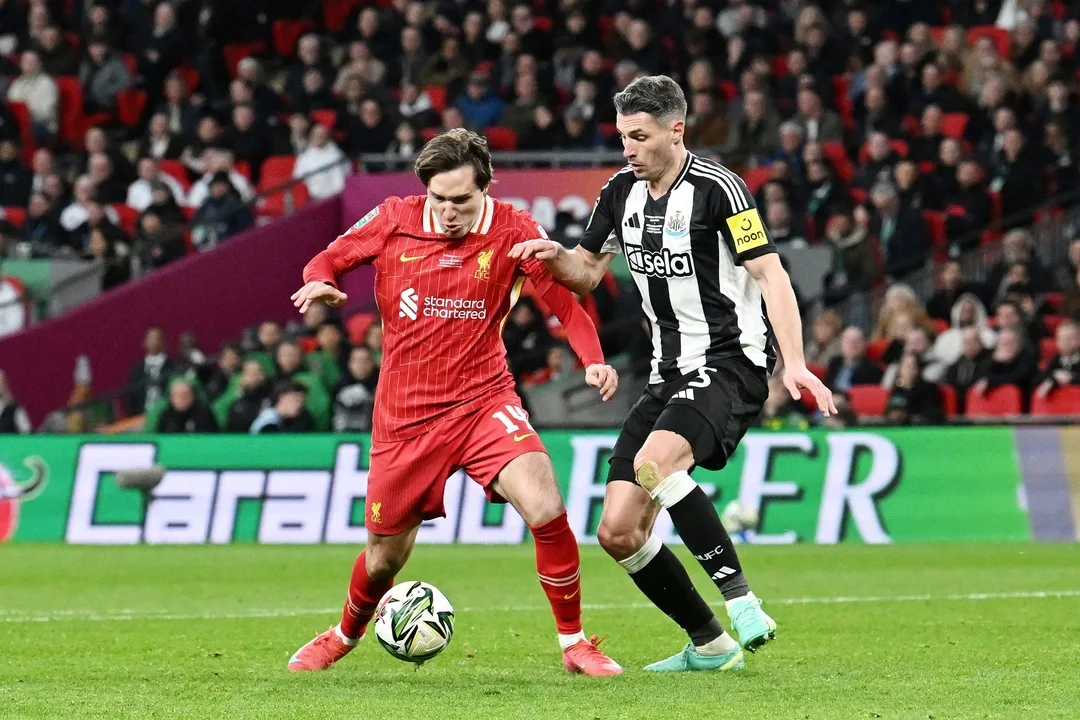 نابولي يتفاوض لضم كييزا من ليفربول