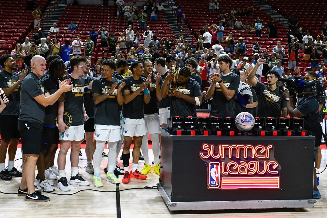 هورنيتس يفوز بلقب الدوري الصيفي لكرة السلة الأمريكي