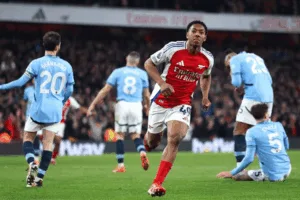 القنوات المفتوحة الناقلة لمباراة آرسنال ضد مانشستر سيتي اليوم