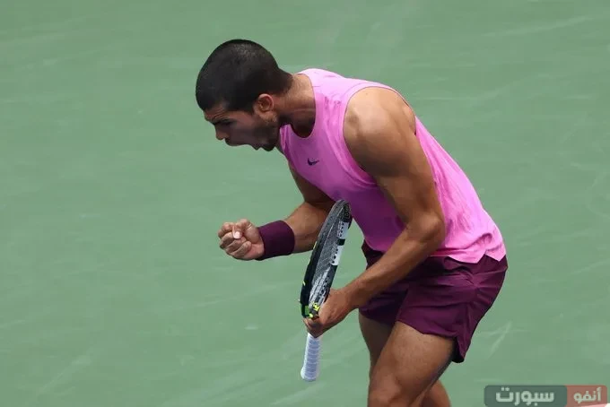 ألكاراز يتجاوز نوفاك دجوكوفيتش ويبلغ نهائي أميركا المفتوحة