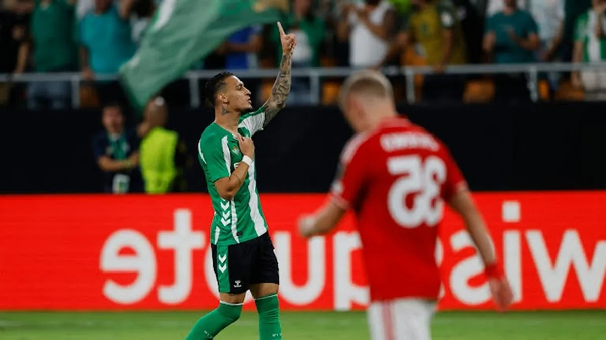 التعادل يحسم موقعة ريال بيتيس ونوتنجهام فوريست 2 2