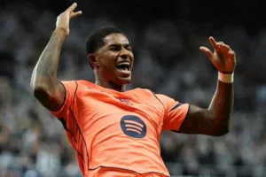 ماركوس راشفورد يقود برشلونة للفوز على نيوكاسل بثنائية
