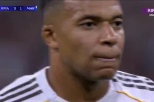 مبابي يسجل هدف التعادل من ضربة جزاء ضد مارسيليا