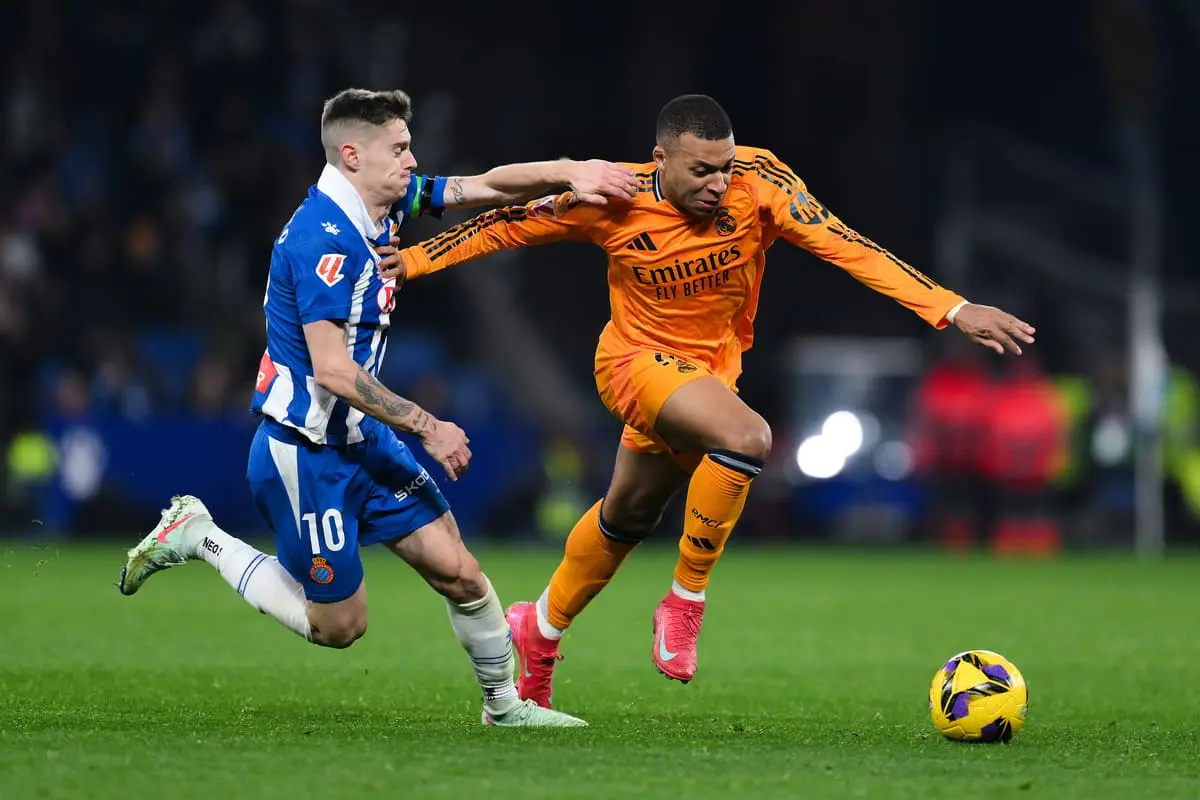 تعرف على معلق مباراة ريال مدريد وإسبانيول في الدوري الإسباني