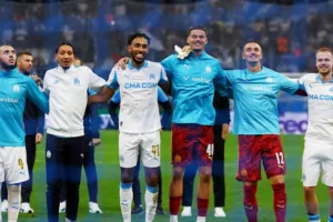 مارسيليا يسحق أياكس برباعية نظيفة في دوري أبطال أوروبا