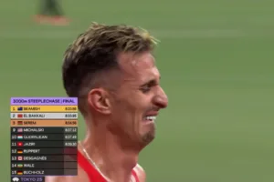 سفيان البقالي يخسر الميدالية الذهبية أمام نيوزيلندي بفارق مليمترات في 3000 متر موانع