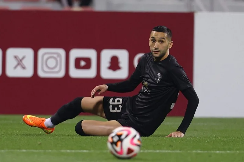 تسريب صور لحكيم زياش مع فريقه الجديد تشعل الجدل في المغرب