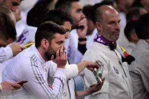 87201 الريال ضد اياكس (12)