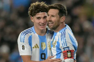 julian alvarez lionel messi argentina
