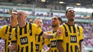 القنوات المفتوحه الناقله لمباراه بوروسيا دورتموند وأوغسبورغ و الموعد الدوري الألماني 2025-2026