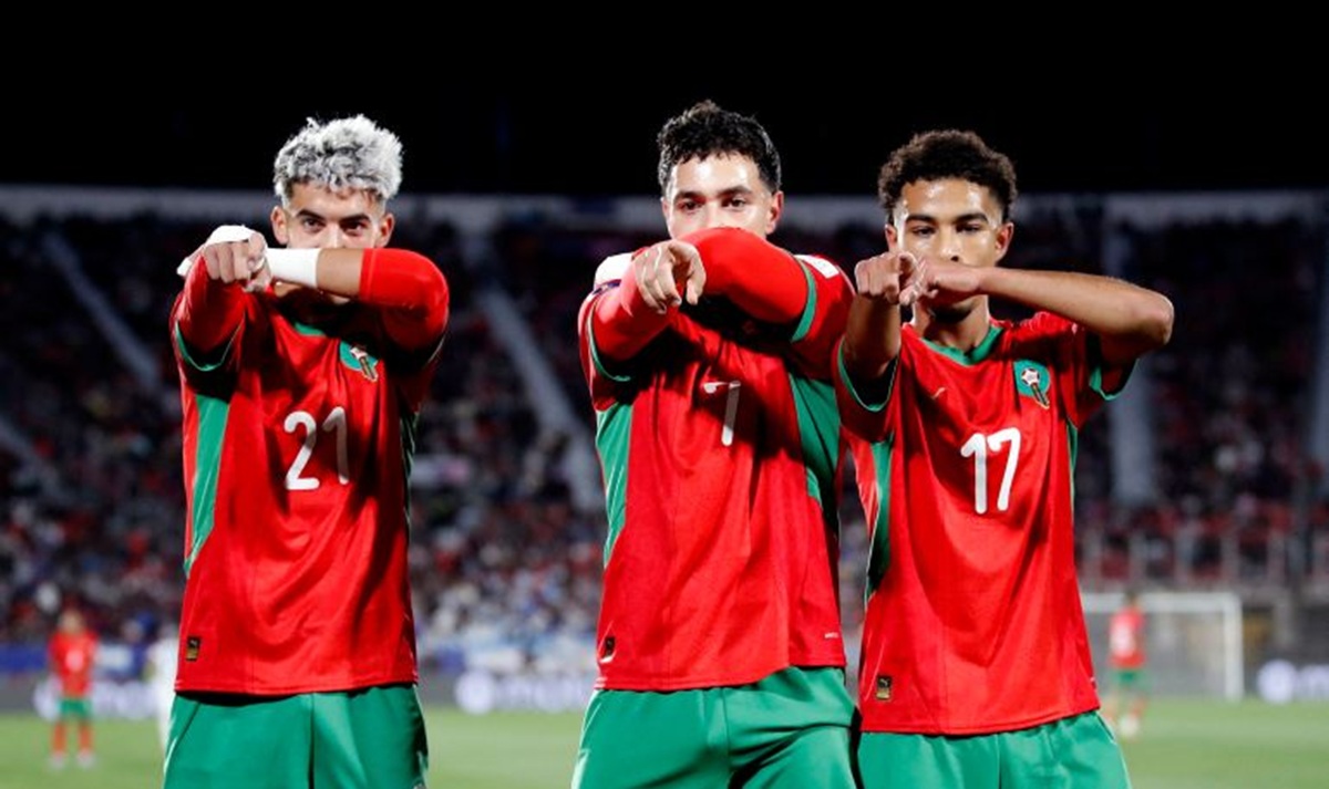 نجم المونديال الشباب يشعل سباق التعاقدات الأوروبية بين برشلونة وإشبيلية