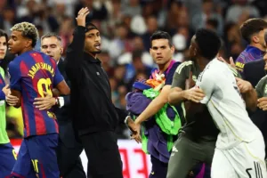 فيديو : صدام لامين يامال ولاعبي ريال مدريد بعد الكلاسيكو