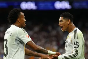 الريال يحسم الكلاسيكو بهدفين في شباك برشلونة ويعزز صدارته للّيغا