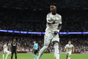 الميرينغي يخطف ثلاث نقاط ثمينة من أنياب البيانكونيري