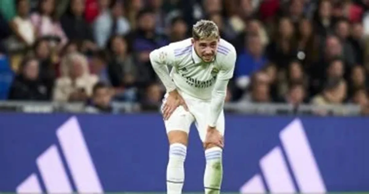 عاجل.. فالفيردي يخرج مصاباً من مباراة برشلونة ويثير القلق