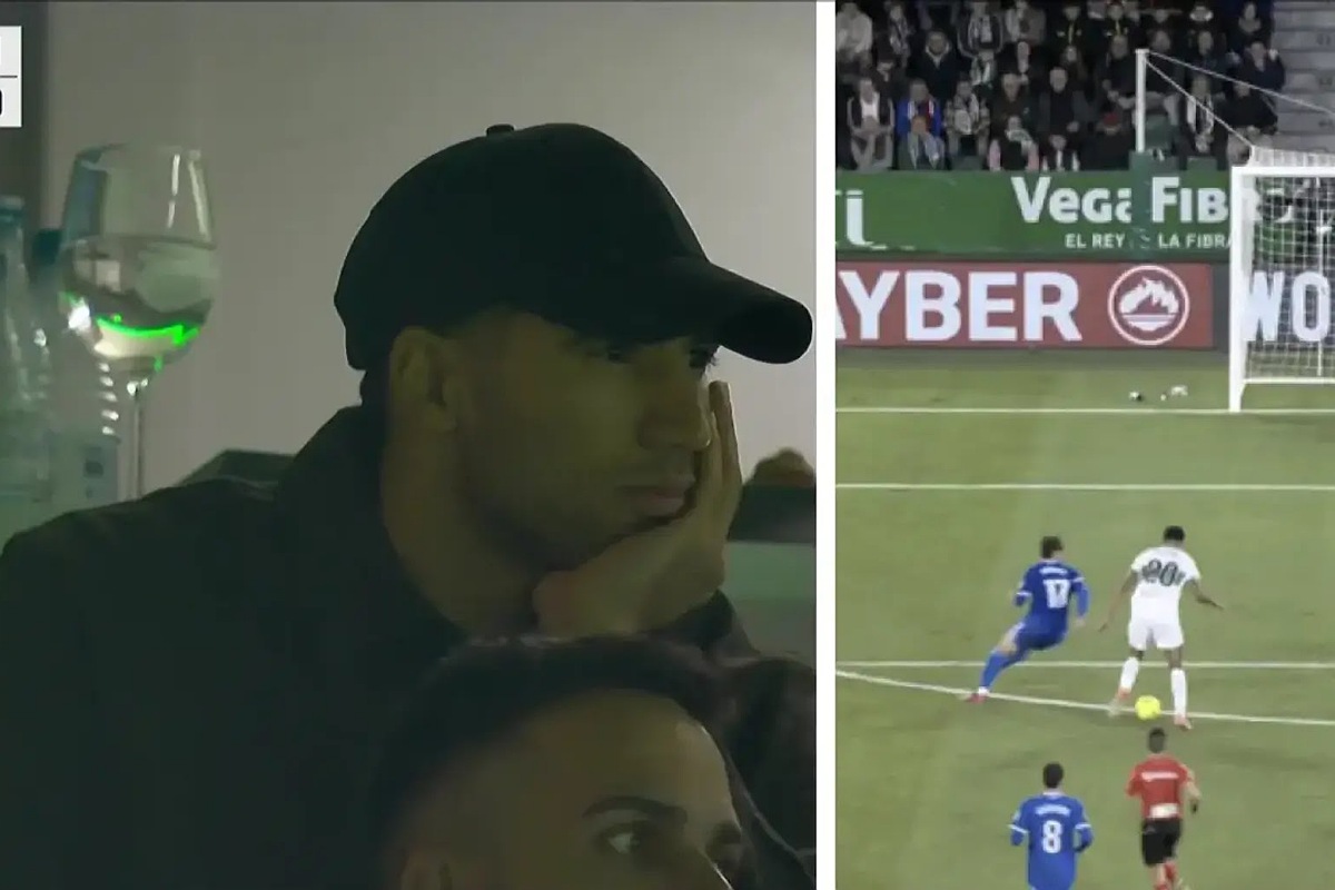 عدسات المصورين ترصد أشرف حكيمي من على مدرجات مباراة ريال مدريد وإلتشي بالليجا