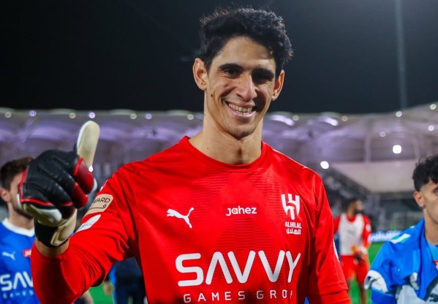 الهلال ينجو من فخ النجمة ويواصل مطاردة الصدارة برباعية مثيرة