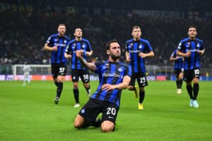 إنتر ميلان يفوز بصعوبة على كايرات في دوري الأبطال