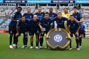 نتيجة مباراة إنتر ميلان وهيلاس فيرونا: فوز دراماتيكي للنيراتزوري 2-1 في الدوري الإيطالي