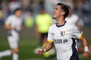 ياسر الزبيري يتألق بثنائية في الدوري البرتغالي ويرد على وليد الركراكي بعدم أستدعائه للكان