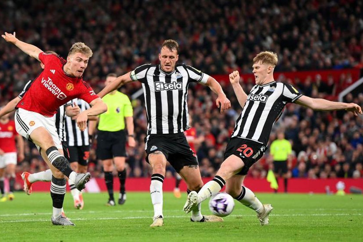 القنوات المفتوحة الناقلة لمباراة مانشستر يونايتد ونيوكاسل يونايتد في الدوري الانجليزي الممتاز