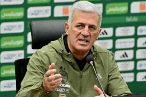 مدرب منتخب الجزائر منزعج وغاضب بسبب المطاردات المتكررة لأبنته في المغرب