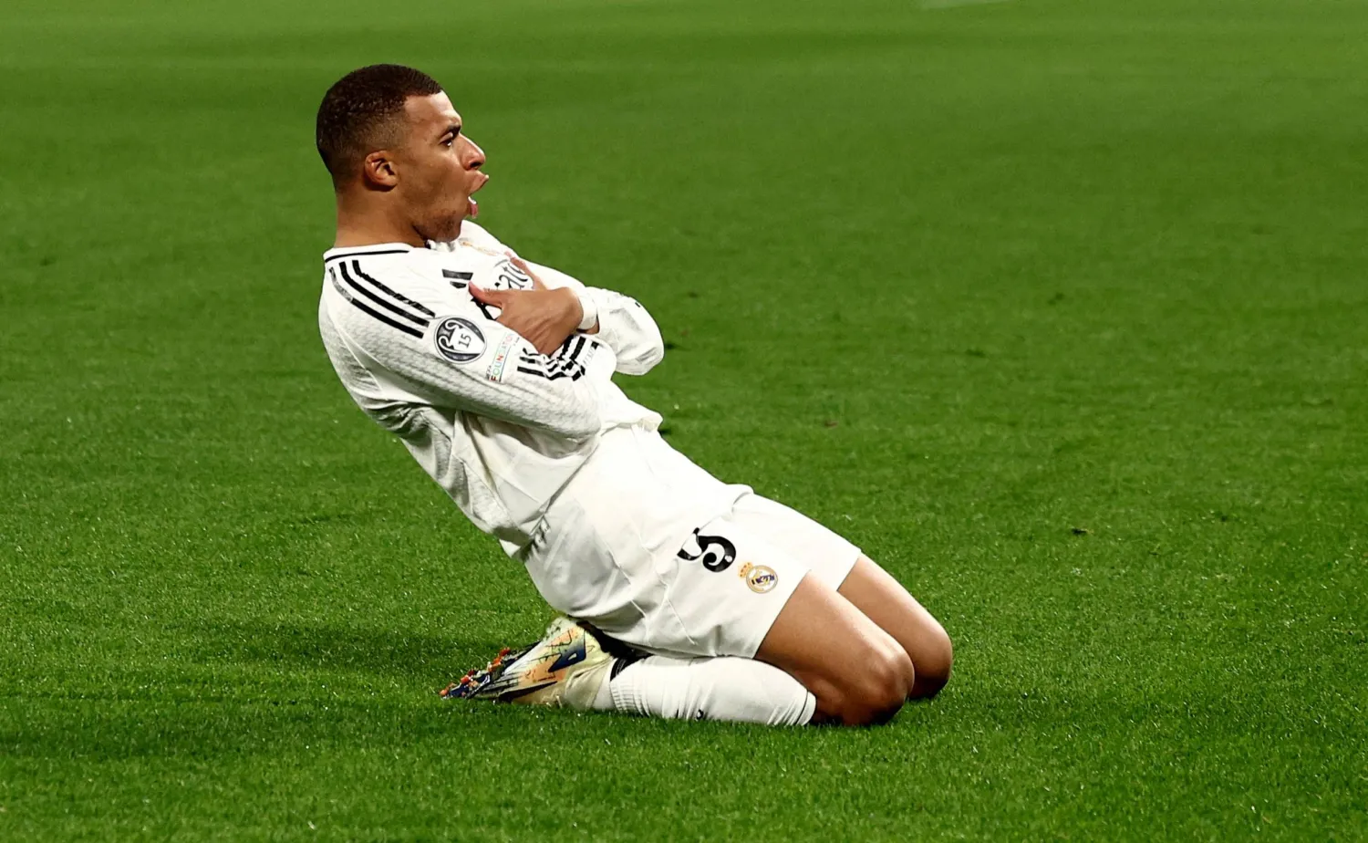 ترتيب هدافي دوري أبطال أوروبا بعد ثنائية كيليان مبابي في شباك بنفيكا