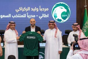 وليد الركراكي يطير إلى السعودية لتوقيع عقد تدريب المنتخب السعودي قبل مونديال 2026