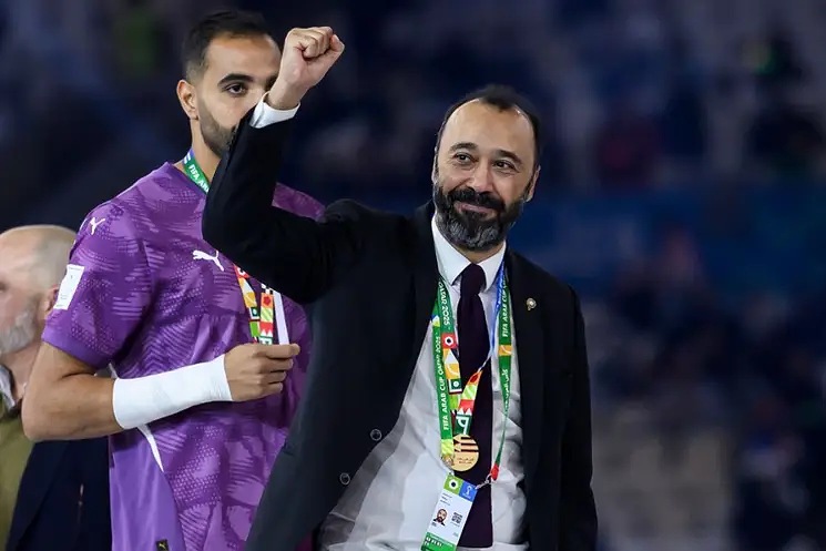 السكتيوي ينهي ارتباطه بالجامعة الملكية المغربية ويدرس عروضا احترافية من أندية خليجية