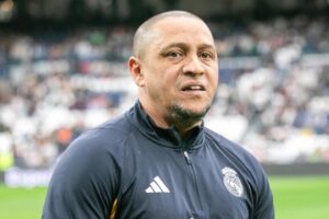 نقل روبرتو كارلوس إلى المستشفى بعد أزمة قلبية مفاجئة