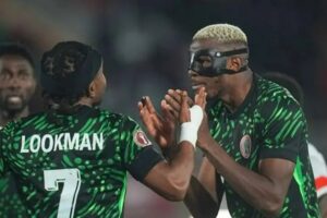 خبر سار للمنتخب الجزائري فيكتور أوسيمين يغادر معسكر منتخب نيجيريا