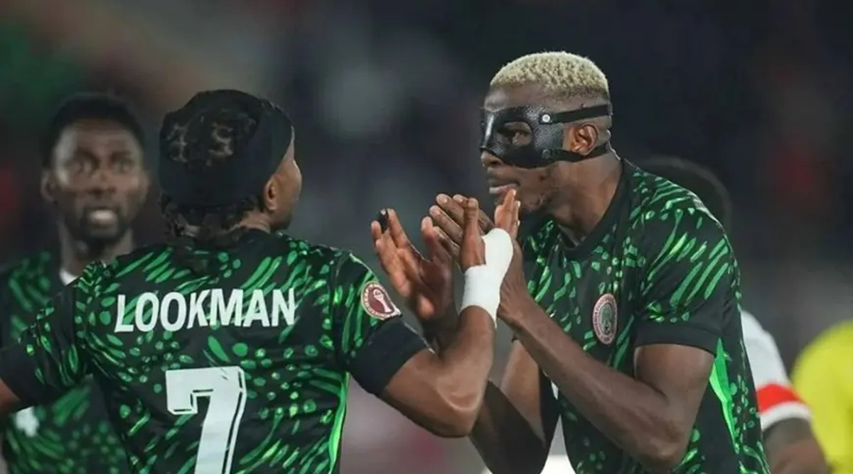خبر سار للمنتخب الجزائري فيكتور أوسيمين يغادر معسكر منتخب نيجيريا