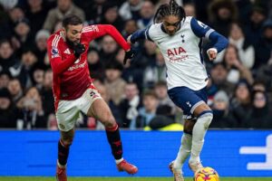 القنوات المفتوحة الناقلة لمباراة مانشستر يونايتد وتوتنهام هوتسبير في الدوري الإنجليزي الممتاز